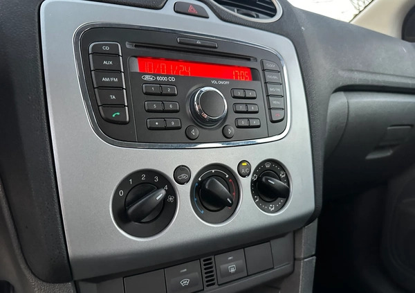 Ford Focus cena 9900 przebieg: 255000, rok produkcji 2007 z Gniezno małe 301